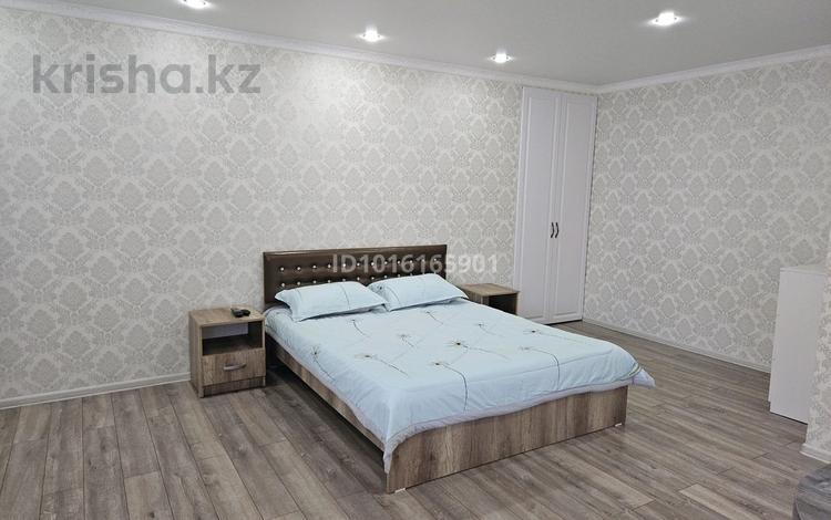 1-комнатная квартира · 32 м² · 2/4 этаж, Абая 35/2 — Маг. Денвик за 150 000 ₸ в Уральске, мкр Школьник — фото 2