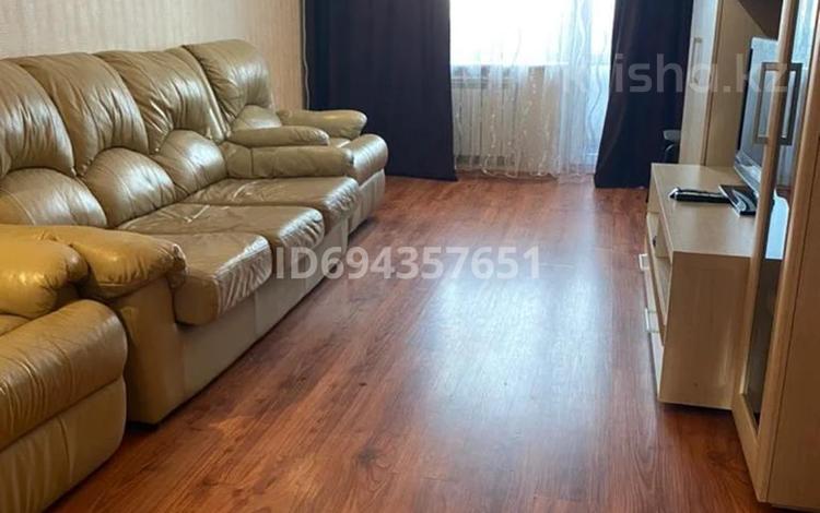 1-комнатная квартира · 40 м² · 2/5 этаж, 6й микрорайон 5 за 8 000 ₸ в Караганде, Казыбек би р-н — фото 3