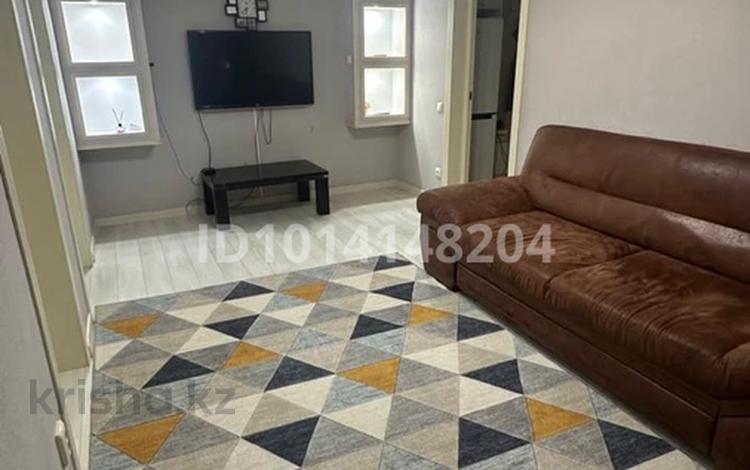 4-бөлмелі пәтер · 57 м² · 4/5 қабат, Центральный ш/а., Абая 25, бағасы: 21 млн ₸ в Атырау, мкр Центральный — фото 2