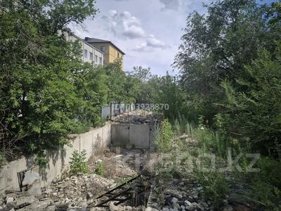 Участок · 7 соток, ул. Мәңгілік Ел 36А — Гостиница Семей, колледж Авицена, горсуд за 60 млн 〒