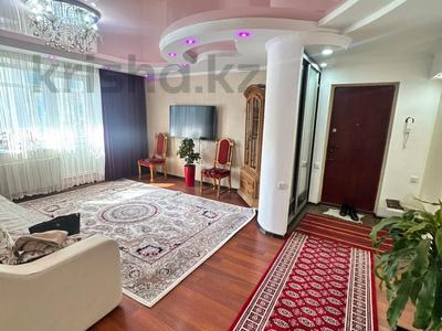 4-комнатная квартира · 89 м² · 4/9 этаж, Жамакаева 75 — Возле ЦГБ, стоматология, рынок за 300 000 〒 в Семее
