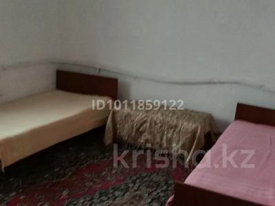 Отдельный дом · 4 комнаты · 60 м² · 2 сот., Бекетты 203 — Бывший военкомат и Ж/д вокзал за 70 000 ₸ в Шымкенте, Аль-Фарабийский р-н