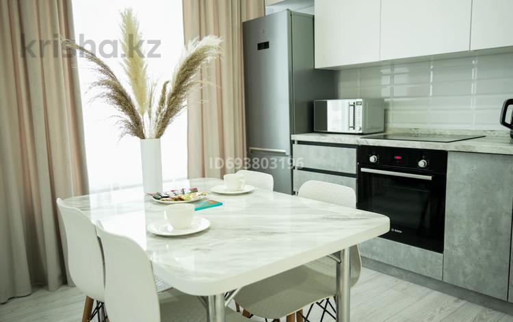 2-комнатная квартира · 60 м² · 6/15 этаж, Пр.Кабанбай батыра 5 — Ул.Т.Рыскулова за 25 000 ₸ в Астане, Есильский р-н — фото 12
