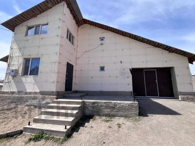 Отдельный дом · 4 комнаты · 222.9 м² · 10 сот., мкр Кунгей , ул. Елебекова 010 за ~ 60 млн ₸ в Караганде, Казыбек би р-н