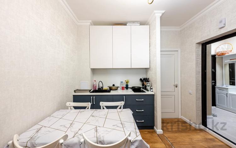 2-комнатная квартира, 51 м², 18/25 этаж помесячно, Петрова 10