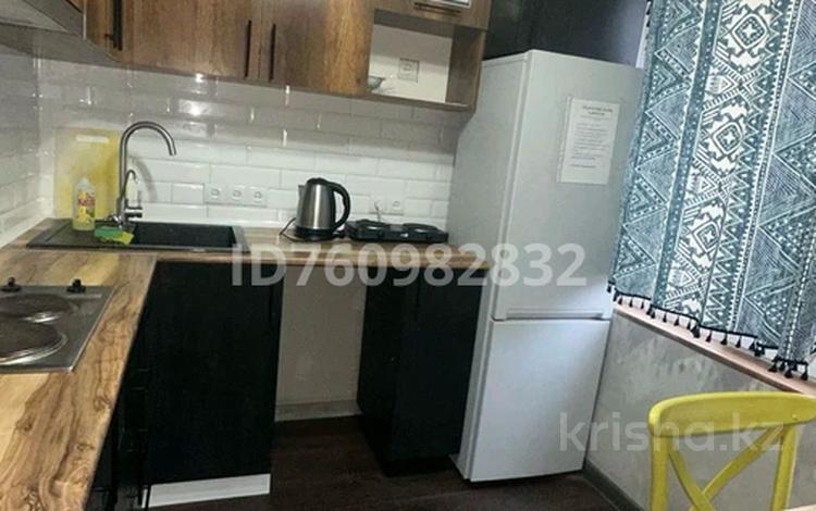 1-комнатная квартира · 30 м² · 1/5 этаж, Бурова 25/3 за 12 000 ₸ в Усть-Каменогорске — фото 2