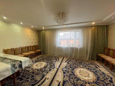 Отдельный дом · 5 комнат · 214 м² · 10 сот., мкр Кунгей , ул Куанышбаева за 60 млн 〒 в Караганде, Казыбек би р-н