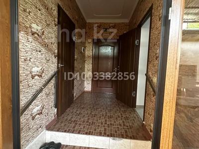 Отдельный дом · 6 комнат · 200 м² · 5 сот., мкр Калкаман-2, Серали Лапина 28а — Байзак Батыра за 90 млн ₸ в Алматы, Наурызбайский р-н