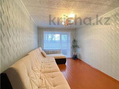 3-комнатная квартира · 55 м² · 5/5 этаж, Майкудук, 12й микрорайон за 10.5 млн ₸ в Караганде, Алихана Бокейханова р-н