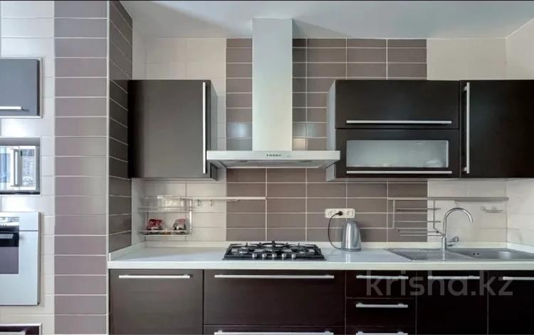 5-бөлмелі пәтер · 210 м² · 3/6 қабат, Тулебаева 175, бағасы: 1.2 млн ₸ в Алматы, Медеуский р-н — фото 3
