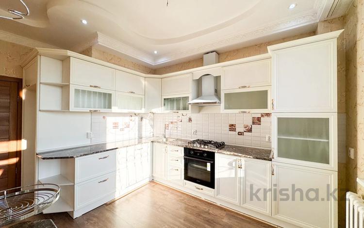 4-бөлмелі пәтер · 240 м², Райымбека батыра, бағасы: 80 млн ₸ в Талдыкоргане, Каратал — фото 2