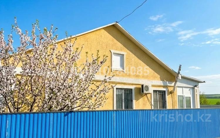 Отдельный дом · 4 комнаты · 150 м² · 10 сот., мкр Жулдыз, Нуржамал Рыскалиева 31 за 50 млн 〒 в Атырау — фото 2