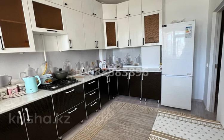 2-бөлмелі пәтер · 58.8 м² · 2/7 қабат, 11 мкр 16 — Жаңа қала ш.а. арзан магазиніне қарама қарсы дом. жаныда халық банк, мұз сарайы бар, бағасы: 20 млн 〒 в Туркестане — фото 2