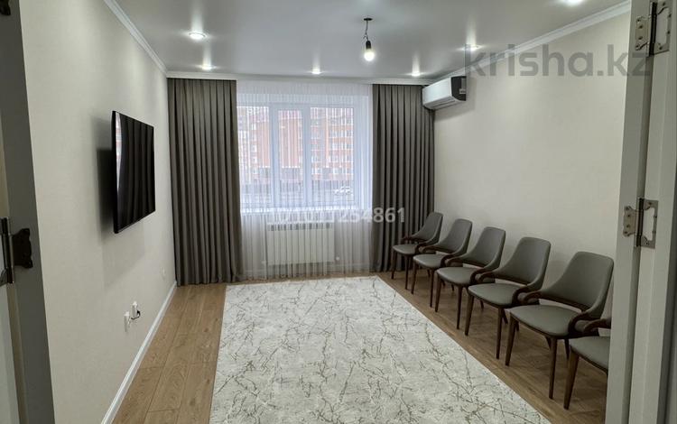 4-бөлмелі пәтер · 110 м² · 2/5 қабат, мкр. Алтын орда, Микрорайон Алтын Орда, бағасы: 53 млн ₸ в Актобе — фото 3