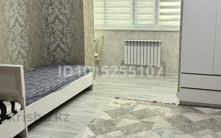 3-комнатная квартира · 104 м² · 7/7 этаж, 16-й мкр 33/3 за 220 000 ₸ в Актау — фото 2