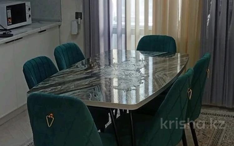 2-комнатная квартира · 60 м² · 9/12 этаж, мкр Кайтпас 1, Байдибек би за 240 000 ₸ в Шымкенте, Каратауский р-н — фото 2