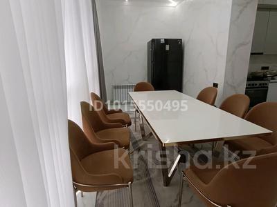 4-бөлмелі пәтер · 139 м² · 4/5 қабат, 4 18e — 4 базарының қасында, бағасы: 43 млн ₸ в Жанаозен