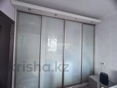 2-бөлмелі пәтер · 54 м² · 8/9 қабат, мкр Юго-Восток, Мкр Гульдер 1 17, бағасы: 20 млн ₸ в Караганде, Казыбек би р-н