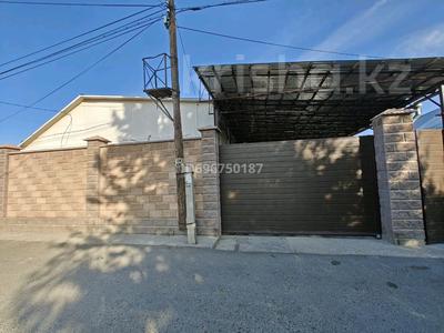 Жеке үй · 4 бөлме · 200 м² · 9 сот., Переулок Станционный 29 — Комратова-Ташкентская, бағасы: 63 млн ₸ в Таразе