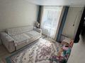 1-комнатная квартира · 27.4 м² · 2/6 этаж, мкр Юго-Восток, 29-шағынаудан Муканова 1/3 — Үйдің орналасқан жері өте ыңғайлы: • КарГУ жанында • Банковский колледж жақын • Макажанов атындағы облыстық аурухана • 5-ші поликлиника • Көлік-технологиялық колледж • Ресторандар мен дүкендер • Общягалар жақын • Автосервистар • Народный Банк • Остановка үйдің қасында Студенттерге өте ыңғайлы орналасқан! Барлық қажетті жерлер жаяу жететін қашықтықта. за 11.5 млн ₸ в Караганде, Казыбек би р-н — фото 4