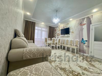 3-бөлмелі пәтер, 95 м², 4/6 қабат, мкр Юго-Восток, Муканова, бағасы: 46.9 млн 〒 в Караганде, Казыбек би р-н