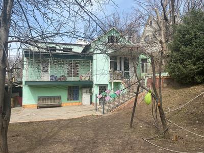 Отдельный дом · 6 комнат · 250 м² · 9 сот., мкр Таусамалы — Выше тоймарт за ~ 75.9 млн 〒 в Алматы, Наурызбайский р-н