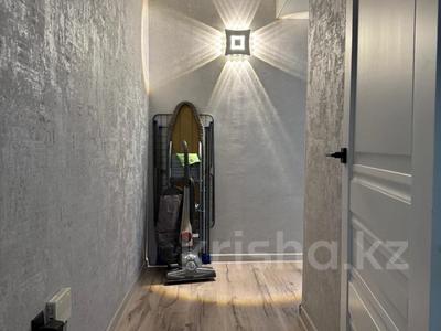 2-бөлмелі пәтер · 85 м² · 8/10 қабат, Алтын орда ш/а., бағасы: 30 млн ₸ в Актобе, мкр. Алтын орда