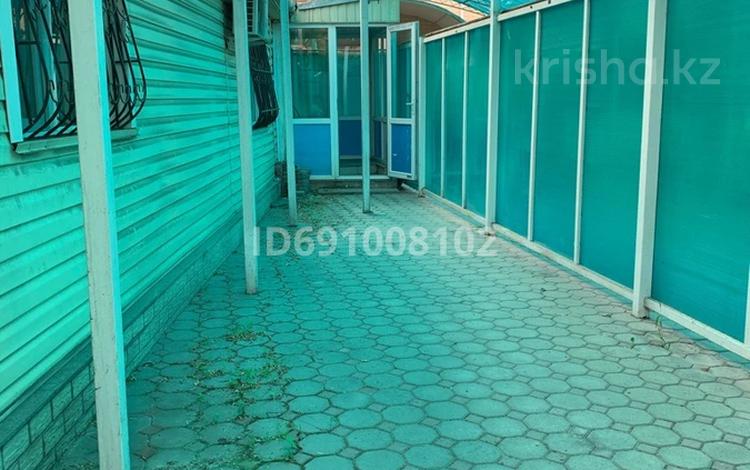 Отдельный дом · 3 комнаты · 70 м², Жарокова 205 — Темирязева за 450 000 〒 в Алматы, Бостандыкский р-н — фото 2