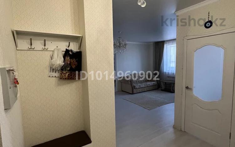 2-комнатная квартира · 75 м² · 3/7 этаж, мкр Юго-Восток, Просп. Республики 42 за 38 млн ₸ в Караганде, Казыбек би р-н — фото 2