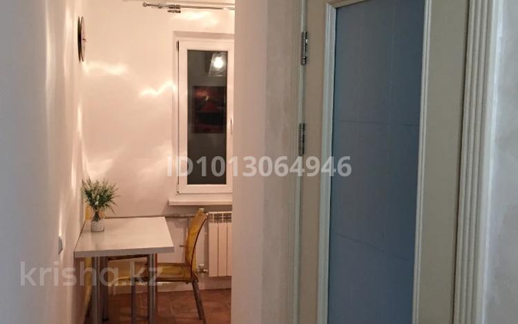 2-бөлмелі пәтер · 44 м² · 4/4 қабат, Валиханова 23, бағасы: 35 млн ₸ в Алматы, Медеуский р-н — фото 2