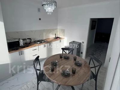 2-комнатная квартира · 70 м² · 1/5 этаж, мкр. Алтын орда, ​Батыс 2 микрорайон 5д за 250 000 ₸ в Актобе