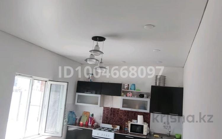 Отдельный дом · 3 комнаты · 150 м² · 12 сот., пгт Балыкши, Селстрой 2 — Селстрой рядом N6 школы за 50 млн 〒 в Атырау — фото 2