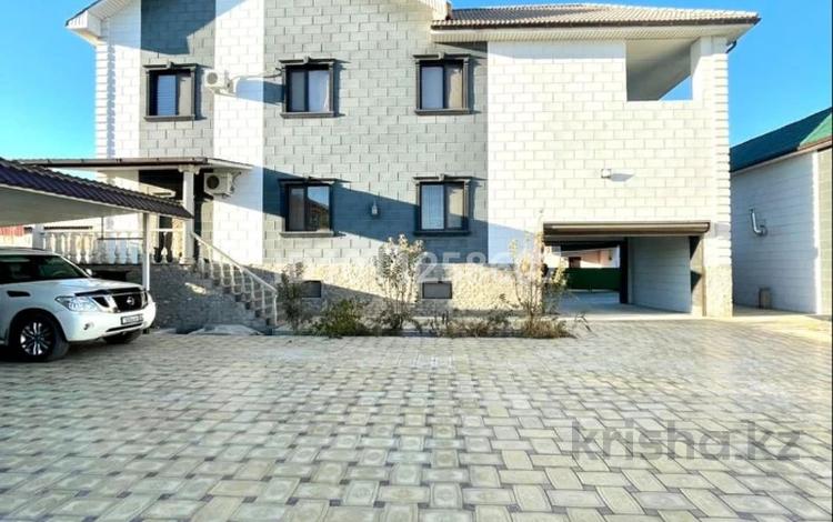 Отдельный дом · 7 комнат · 500 м² · 14 сот., мкр Лесхоз, Медеубаева 5А за 85 млн ₸ в Атырау — фото 13
