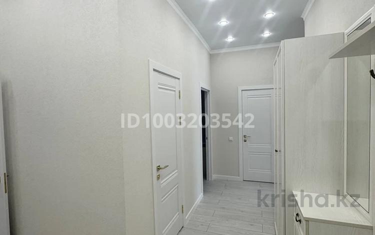 3-комнатная квартира · 100 м² · 3/15 этаж, Кошкарбаева — Қасым Аманжолова за 40 000 ₸ в Астане, Алматы р-н — фото 2