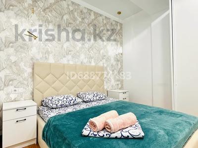 2-бөлмелі пәтер, 70 м², 14/17 қабат сағатына, Толе би 185А — Ауезова, бағасы: 3 000 〒 в Алматы, Алмалинский р-н