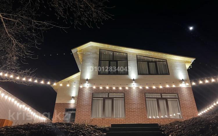 Дом · 3 комнаты · 120 м², мкр Омега, Железнодорожная 23 — Остановка памятник возле авто-мойки 111 за 60 000 ₸ в Уральске — фото 2