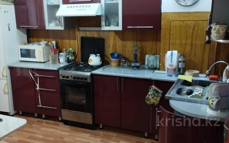 3-бөлмелі пәтер, 65 м², 5/5 қабат, 6 микрорайон 1, бағасы: 19 млн 〒 в Костанае — фото 10