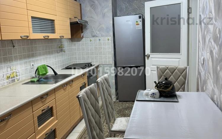 2-комнатная квартира · 69 м² · 2/9 этаж, мкр Аккент 10 за 250 000 ₸ в Алматы, Алатауский р-н — фото 11