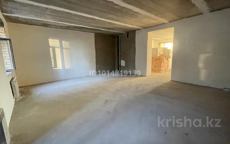 3-комнатная квартира · 90 м² · 2/12 этаж, мкр Юго-Восток, Букетова 3 за 40 млн ₸ в Караганде, Казыбек би р-н — фото 2