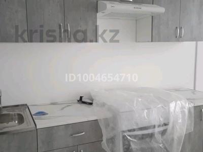 1-комнатная квартира · 42 м² · 9/9 этаж, Самал 98/1 — жд вокзал за 16.5 млн 〒 в Уральске