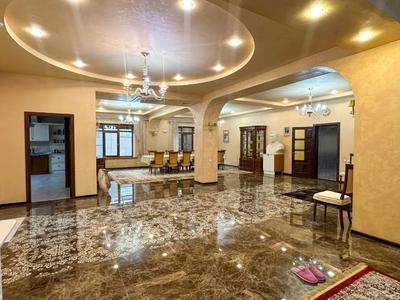 Отдельный дом · 6 комнат · 740 м² · 6 сот., Есетова 94 за 100 млн 〒 в Талдыкоргане