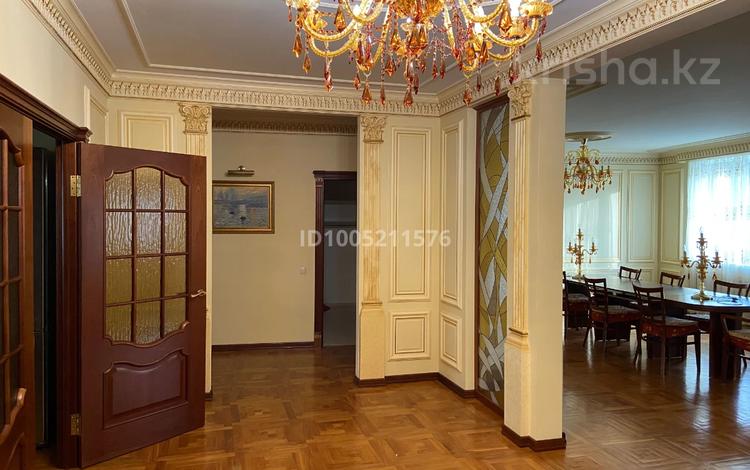 7-бөлмелі пәтер · 450 м² · 4/8 қабат, Кунаева — Возле Байтерека, бағасы: 2 млн ₸ в Астане, Есильский р-н — фото 22