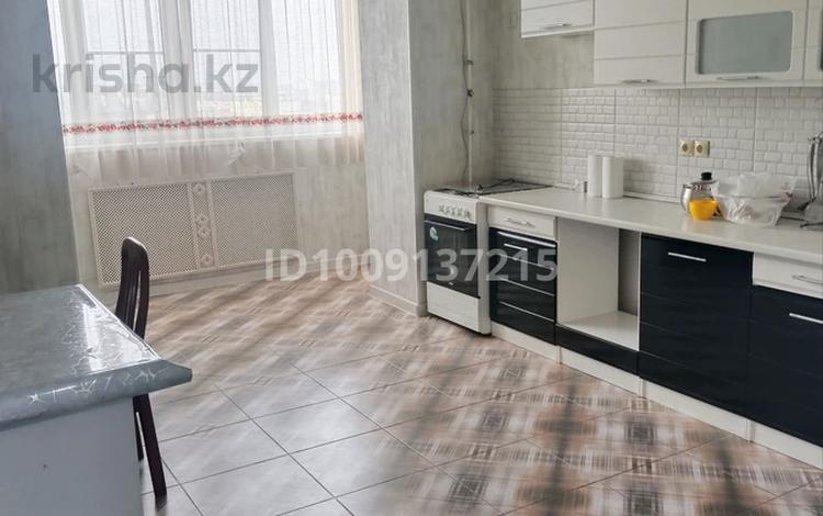 2-бөлмелі пәтер · 74.5 м² · 8/10 қабат, мкр. Алтын орда, Газиза Жубанова 146 — Газиза Жубанова 146, бағасы: 200 000 ₸ в Актобе — фото 2