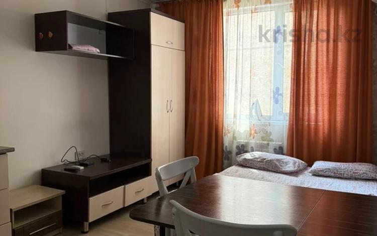 1-комнатная квартира · 22 м² · 7/9 этаж, Казыбек би 125 — Досмухамедова за 200 000 ₸ в Алматы, Алмалинский р-н — фото 2