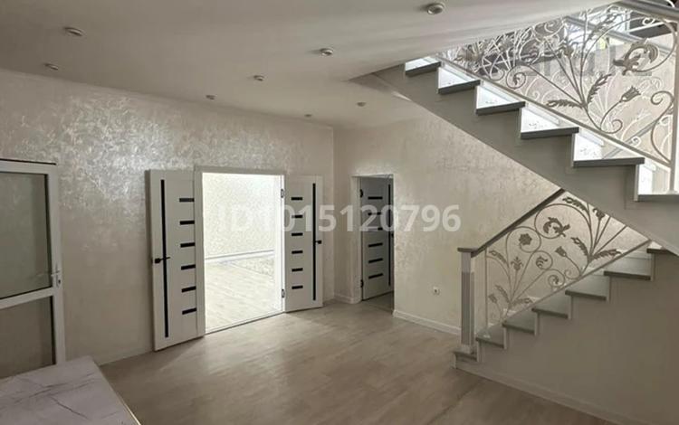Отдельный дом · 5 комнат · 220 м² · 8 сот., мкр Кара депо, Проезд шубаркудык 7 за 550 000 ₸ в Атырау — фото 2
