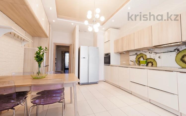 4-комнатная квартира · 195 м² · 8/11 этаж, Туркестан 8 за 97 млн ₸ в Астане, Есильский р-н — фото 2