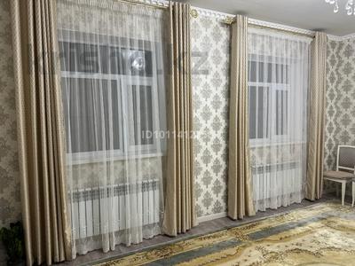 Отдельный дом · 6 комнат · 270 м² · 8 сот., Берденова — Школа №8 за 72 млн ₸ в 