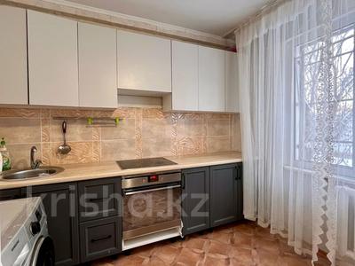 3-комнатная квартира · 70 м² · 1/5 этаж, Утепова 33 за ~ 25.9 млн 〒 в Усть-Каменогорске