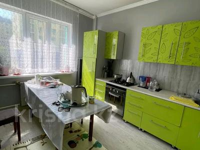 3-комнатная квартира, 90 м², 2/9 этаж, мкр Акбулак, Чуланова за 43 млн 〒 в Алматы, Алатауский р-н