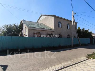 Жеке үй · 8 бөлме · 250 м² · 6 жүзд., Алатау ш/а., бағасы: 60 млн ₸ в Таразе, мкр Алатау